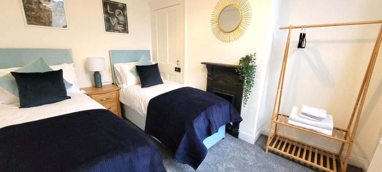 Hartoft St - 2 Bed Near River York Bagian luar foto