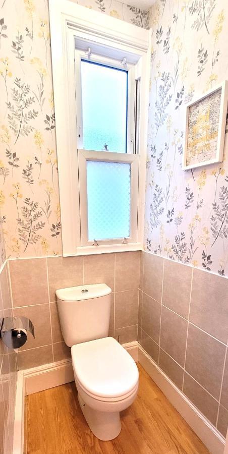 Hartoft St - 2 Bed Near River York Bagian luar foto